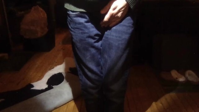 Pissing my jeans in the living room feels very good!!