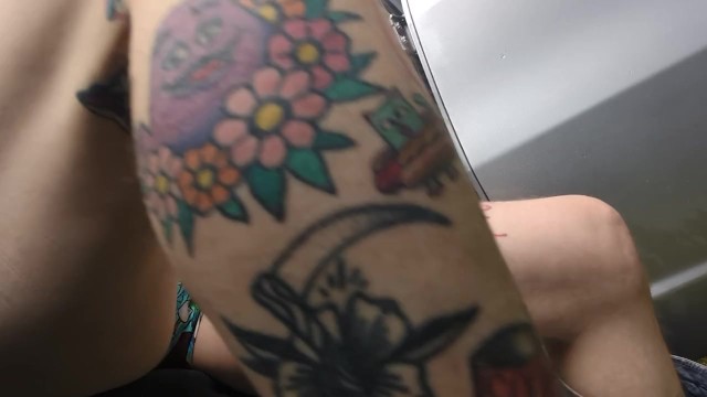 Longest piss I've taken car side ftm transgender