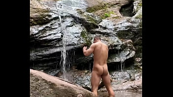 Bodybuilder naked in nature - Kyl3 Hyn1ck (kyl3hynick)