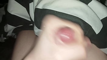 Teen wanks off and cums