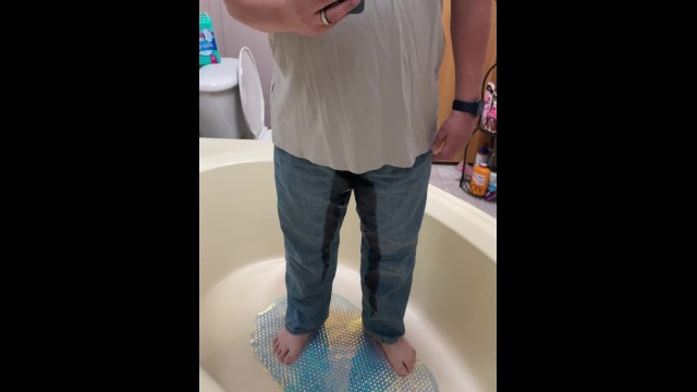 Just Casually Peeing my Jeans
