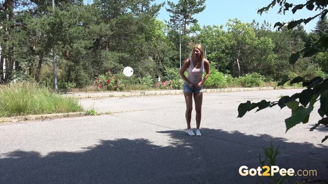 Huge Firehose Gush Piss