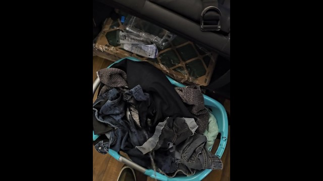 Pre soaking the laundry with pee before washing