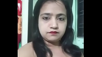 Pakistani girl showing boobs on video call