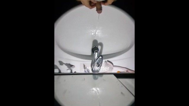 Messy pissing into the sink