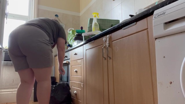 Doing chores but desperate to pee and just couldn't hold it!