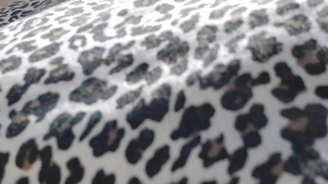 Nicoletta gets her yoga pants completely wet in a public park - Extreme pee exposed