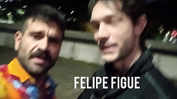 Felipe Figueira e Fernando Brutto trepam gostoso no meio da rua. Completo no RED
