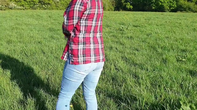 ⭐ Glistening Public Jeans Wetting In Nature ;) 