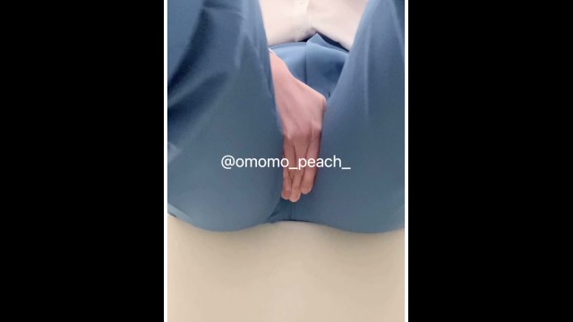 【クレーム対応の電話が長引いておもらし】#omorashi #peeaccident #desperation wetting #pee desperation