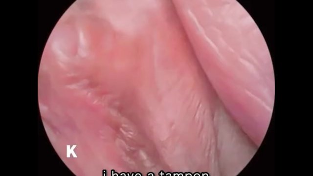 [Ultra-compact camera shooting] Pull out the tampon from the clitoris pull-up, insert a dilator and