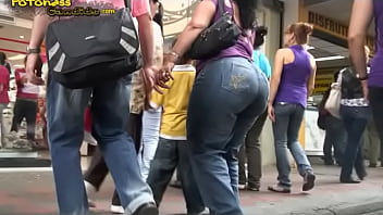 Big ass Latin Mami walking