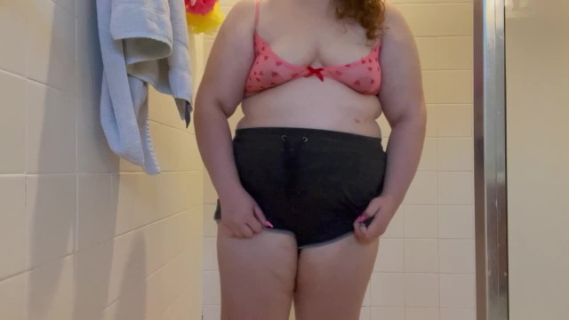 Desperate Piss in Shorts