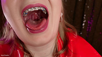 Mukbang - girl in braces - ASMR video free (Arya Grander)