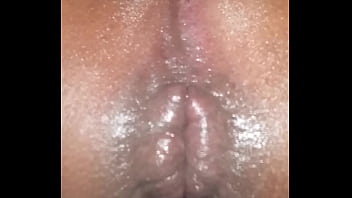 Big juicy ass lips pushing gapping anal