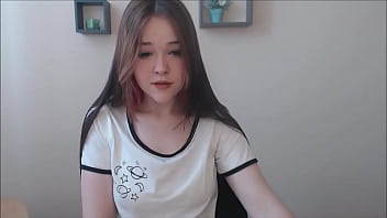 Who is this beautiful webcam teen?