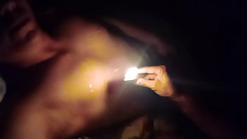 Con mi esposa practicando me sesió_n de BDSM aplicando fuego con vela y su esperma