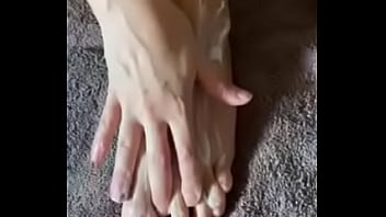 Creamy feet massage