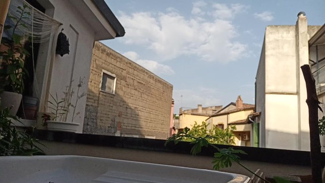 best place where to pee, public balcony.