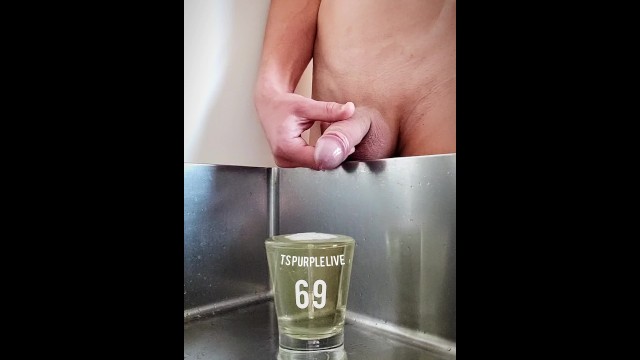 piss and cum in a cup. Pee and cum. Want to drink 😌