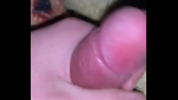 Pica de 17 cm se masturbando