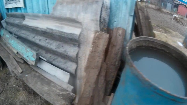 FRIEND'S MOM WITH BIG ASS PISSING AND BLOWJOB OUTDOORS