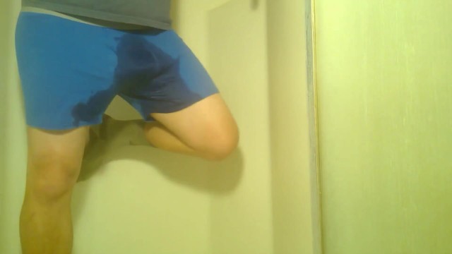 Pissing & washing off in the shower
