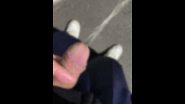 昨日は5回SEXしたから今日は放尿　　I had sex five times yesterday, so today I'm going to urinate.