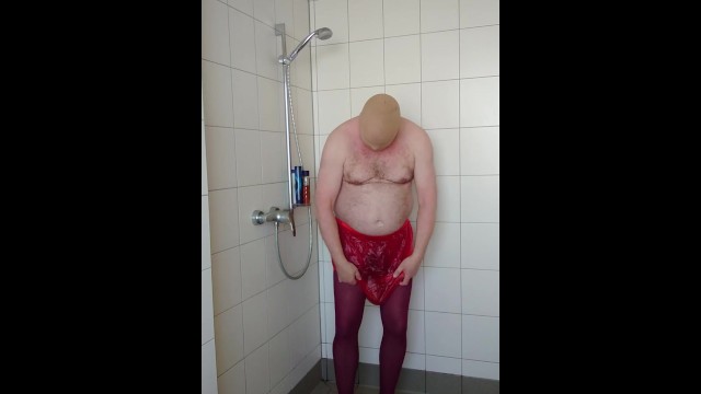 Pantyhose and incontinence trousers in the shower