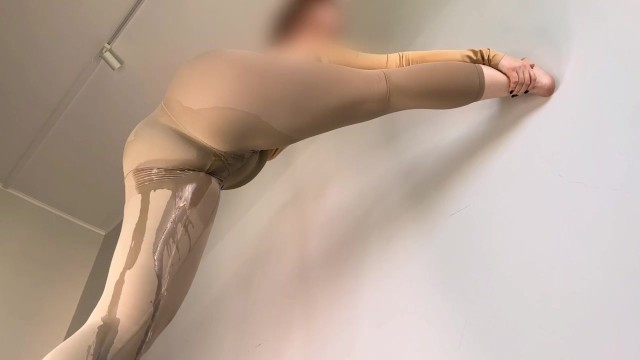 Pee my leggings in weird positions over and over again